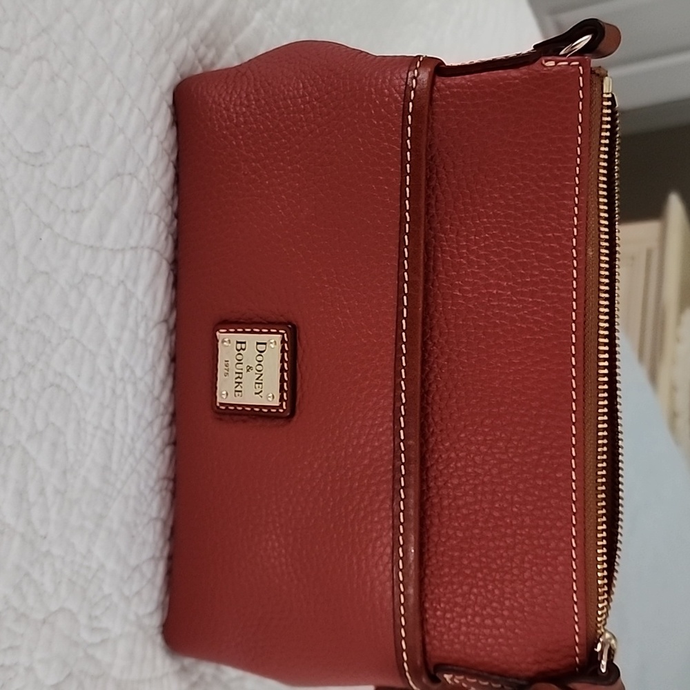Dooney & Bourke cross body bag